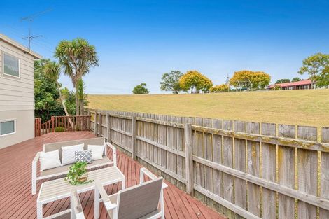 Photo of property in 2/39 Rifleman Rise, Unsworth Heights, Auckland, 0632