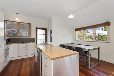Photo of property in 4 Casey Avenue, Fairfield, Hamilton, 3214