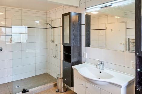 Photo of property in 50 Molyneux Close, Whitby, Porirua, 5024