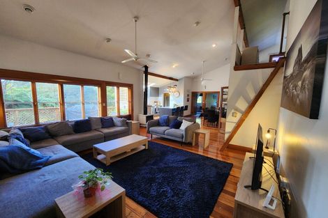 Photo of property in 47 Rimu Road, Oratia, Auckland, 0604