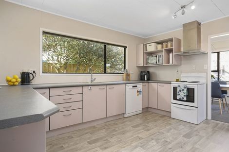 Photo of property in 8 Santiago Crescent, Unsworth Heights, Auckland, 0632