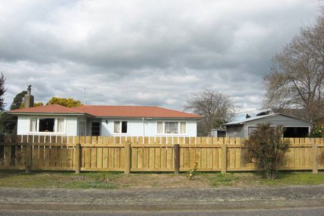 Photo of property in 16 Johnson Street, Waipawa, 4210