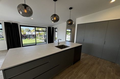 Photo of property in 2 Piper Way, Glen Avon, New Plymouth, 4312