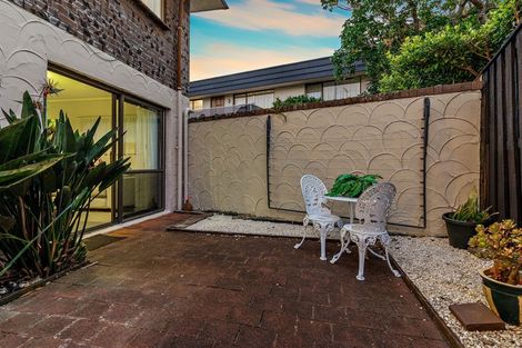 Photo of property in 2/18 Rangitoto Terrace, Milford, Auckland, 0620