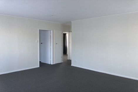 Photo of property in 105f2 Apu Crescent, Lyall Bay, Wellington, 6022