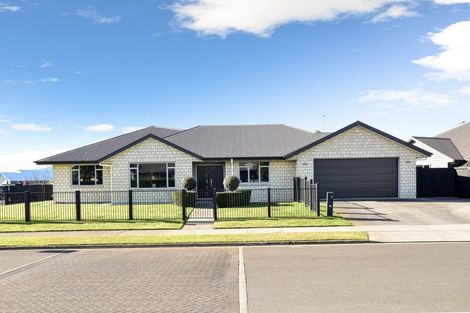 Photo of property in 23 Madison Street, Cambridge, 3434