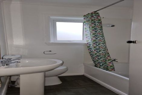 Photo of property in 66 Airlie Road, Plimmerton, Porirua, 5026