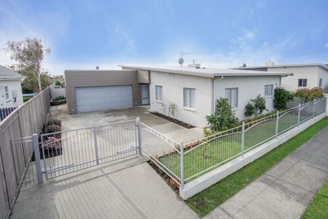 Photo of property in 21 Rosalie Terrace, Kelvin Grove, Palmerston North, 4414