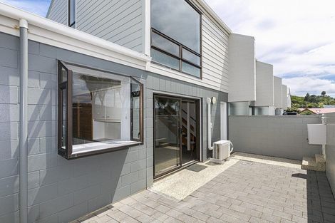 Photo of property in 22/4u Dr Taylor Terrace, Johnsonville, Wellington, 6037