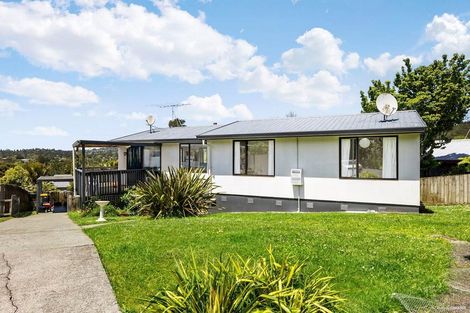 Photo of property in 15 Kotinga Avenue, Glen Eden, Auckland, 0602