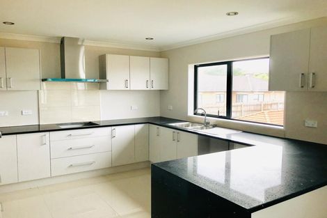 Photo of property in 61 Kirikiri Drive, Papakura, 2110