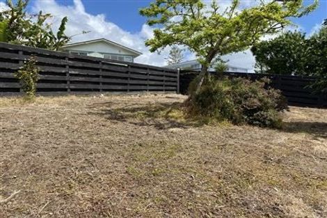 Photo of property in 16 Temuri Place, Glendene, Auckland, 0602