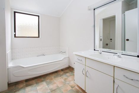 Photo of property in 50 Shakespeare Street, Leamington, Cambridge, 3432
