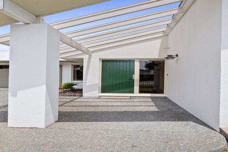 Photo of property in 1 Orlando Close, Frankleigh Park, New Plymouth, 4310