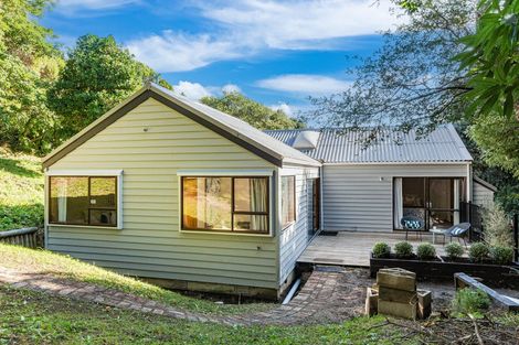 Photo of property in 49 Bayview Road, Paremata, Porirua, 5024