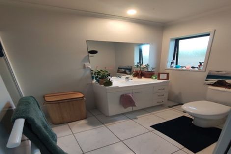 Photo of property in 19 Grabella Place, Papamoa Beach, Papamoa, 3118