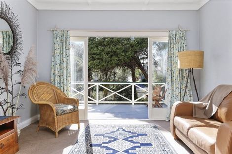 Photo of property in 18 Gill Avenue, Te Atatu Peninsula, Auckland, 0610