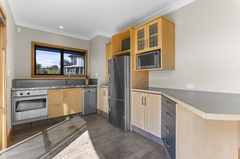 Photo of property in 1 Arden Place, Oakura, 4314