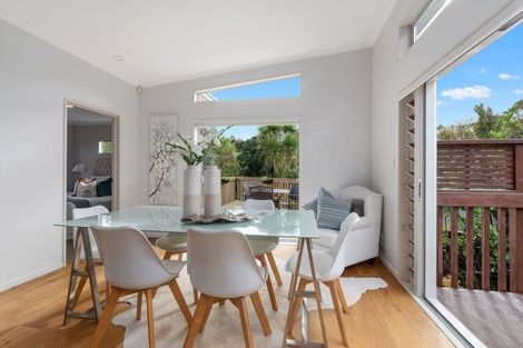 Photo of property in 9 Tobago Place, Sunnynook, Auckland, 0620