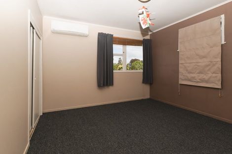 Photo of property in 18 Blue Way, Glendene, Auckland, 0602