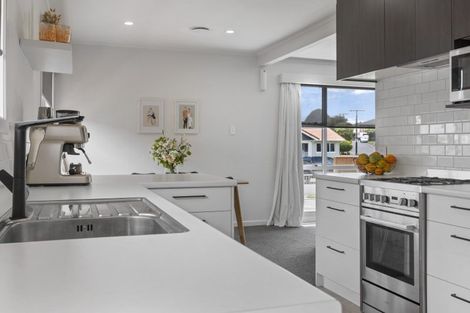 Photo of property in 14 Rosendale Avenue, Spotswood, New Plymouth, 4310