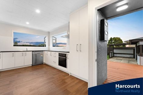 Photo of property in 188 Waimumu Road, Massey, Auckland, 0614