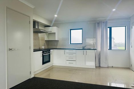 Photo of property in 2/8 Kerrs Road, Wiri, Auckland, 2104