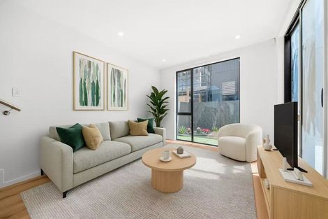 Photo of property in 102a Te Oneroa Way, Long Bay, Auckland, 0630