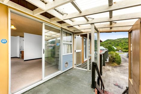 Photo of property in 150 Dowse Drive, Maungaraki, Lower Hutt, 5010