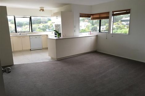 Photo of property in 2/5 Seaford Place, Murrays Bay, Auckland, 0630