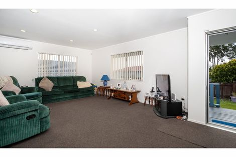 Photo of property in 1/16 Starforth Place, Henderson, Auckland, 0612