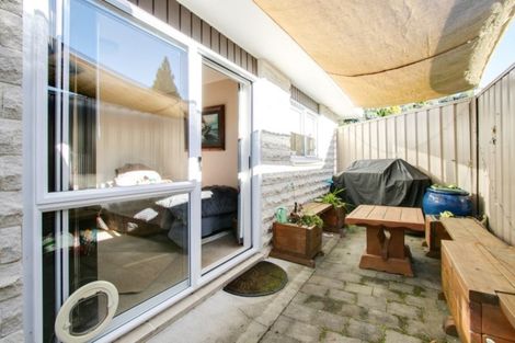 Photo of property in 16a Lowther Place, Taradale, Napier, 4112