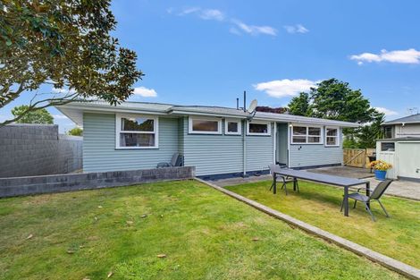 Photo of property in 4 Perth Place, Awapuni, Palmerston North, 4412