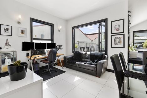 Photo of property in 17 Ferguson Street, Newtown, Wellington, 6021