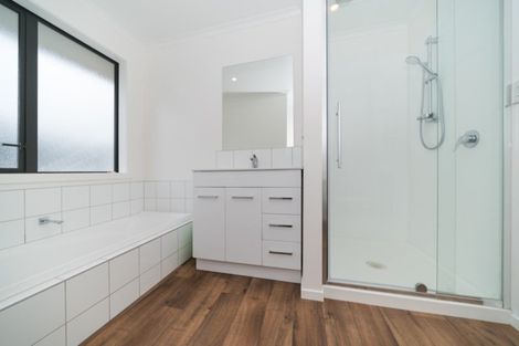 Photo of property in 134 Johnstone Drive, Fitzherbert, Palmerston North, 4410