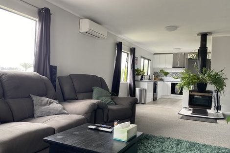 Photo of property in 72 Gallony Avenue, Massey, Auckland, 0614