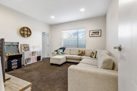 Photo of property in 120 Pohutukawa Parade, Riverhead, 0820