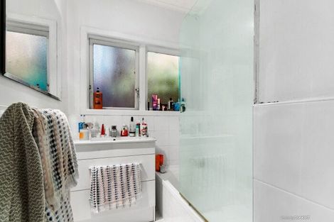 Photo of property in 34 Richmond Avenue, Karori, Wellington, 6012