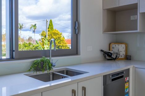 Photo of property in 7/2 Moor Avenue, Te Atatu Peninsula, Auckland, 0610