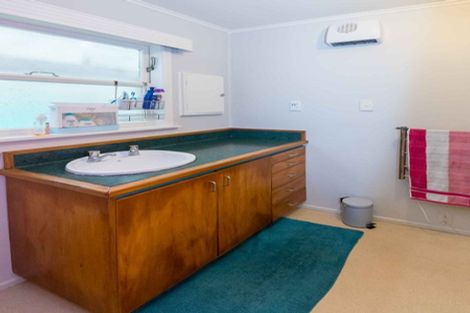 Photo of property in 30a Collier Avenue, Karori, Wellington, 6012