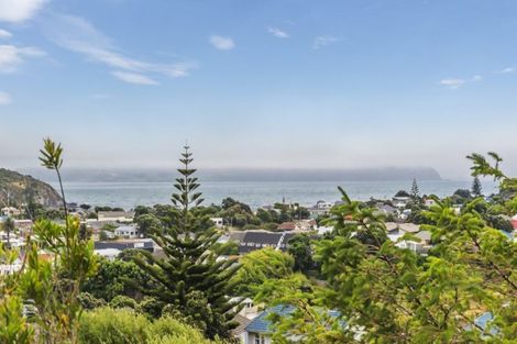 Photo of property in 11 The Spinney, Titahi Bay, Porirua, 5022