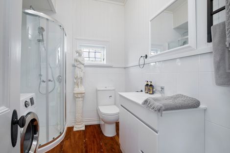 Photo of property in 43 Colombo Road, Waiuku, 2123
