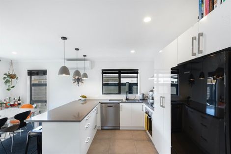 Photo of property in 3 Shearwater Lane, Whitby, Porirua, 5024