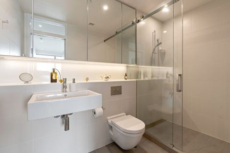 Photo of property in Clyde Quay Wharf, 1a/7 Clyde Quay Wharf, Te Aro, Wellington, 6011