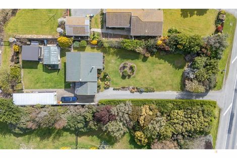 Photo of property in 14 Waimate Highway, Saint Andrews, 7988