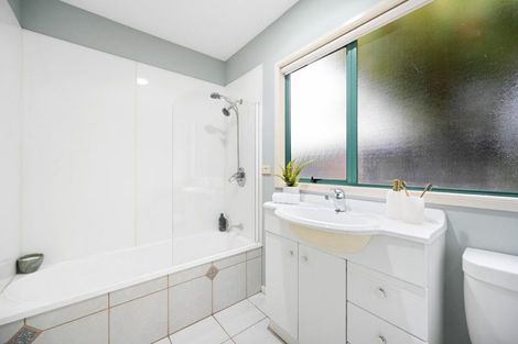 Photo of property in 84u4 Braid Road, St Andrews, Hamilton, 3200