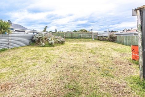 Photo of property in 1 Manuka Street, Castlecliff, Whanganui, 4501