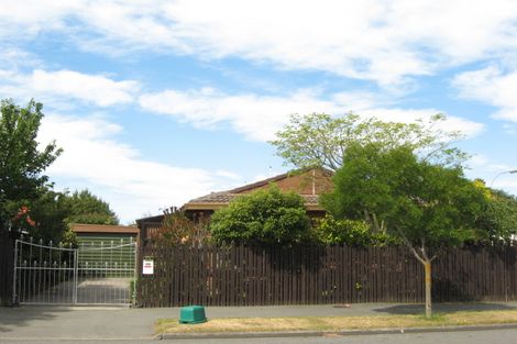 Photo of property in 40 Royal Park Drive, Parklands, Christchurch, 8083