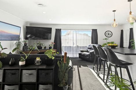 Photo of property in 2/604 Alexandra Street, Parkvale, Hastings, 4122