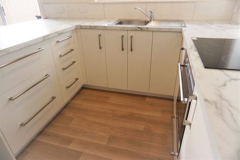 Photo of property in 28 Howard Road, Taradale, Napier, 4112